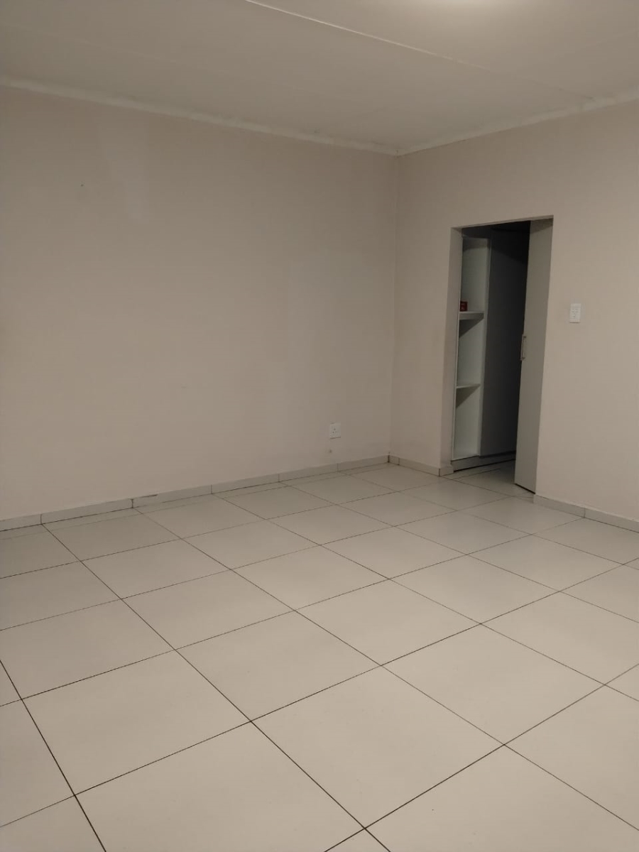 5 Bedroom Property for Sale in Flamwood North West